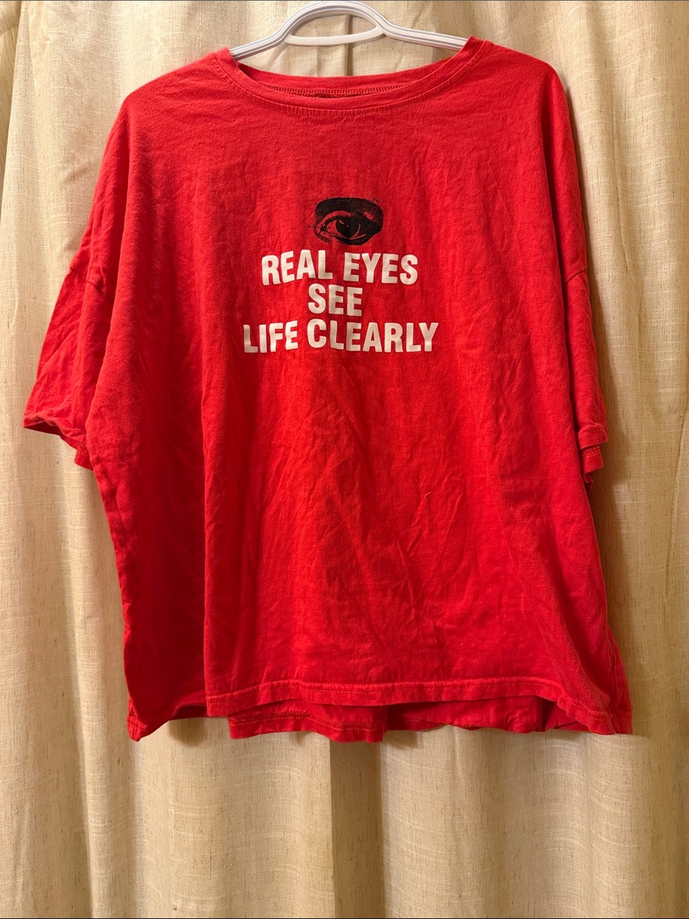 Red Short-Sleeve Graphic Crewneck Tee - 'Real Eyes See Life Clearly'